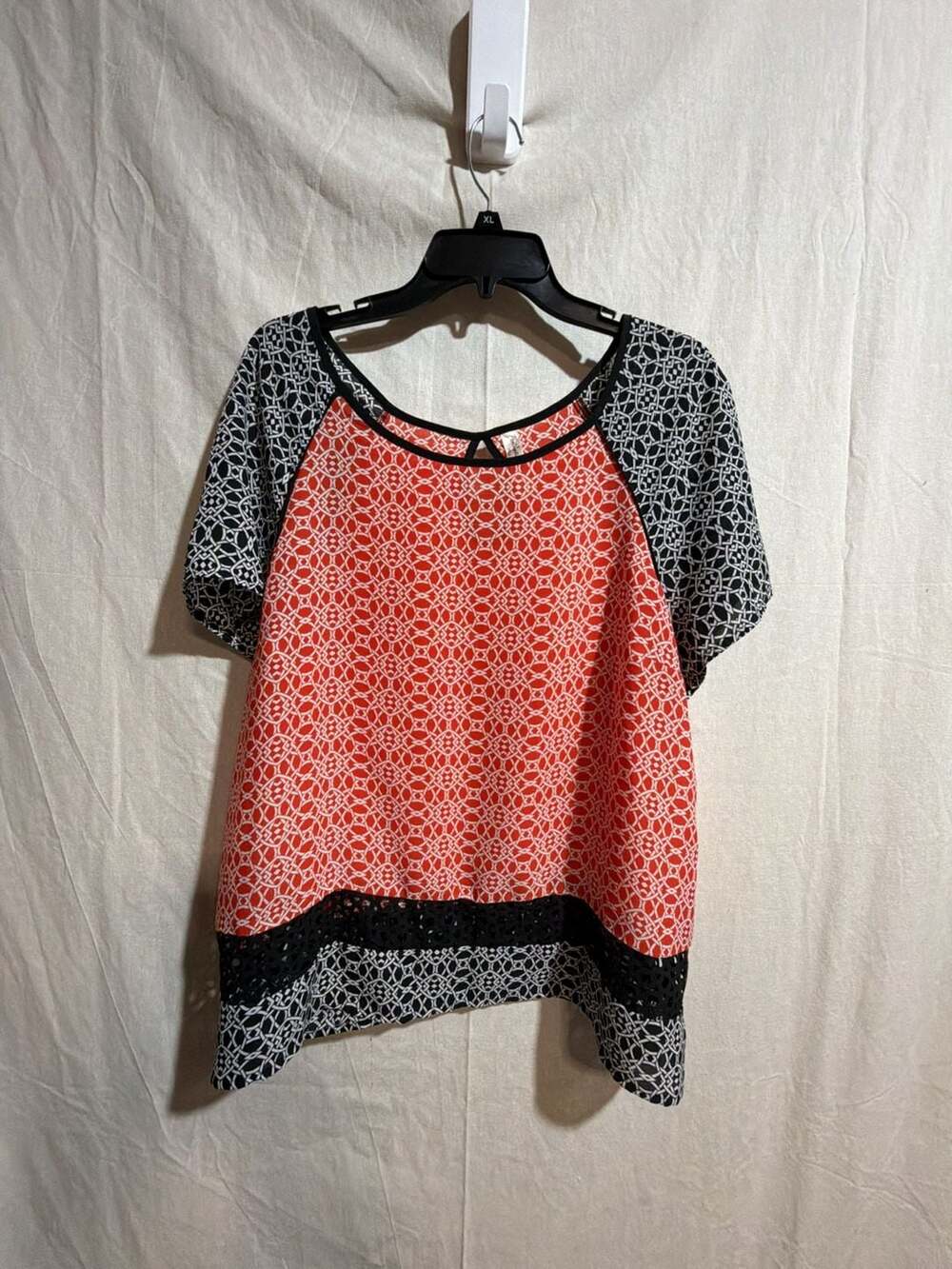 PerSeption Concept Red Black White Geometric Pattern Short Sleeve Blouse Top XL